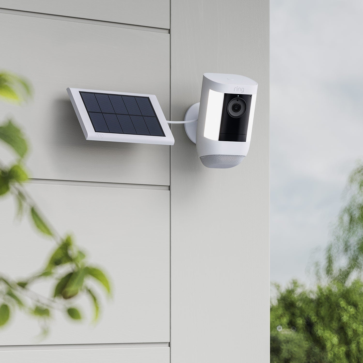 Small Solar Panel (USB-C) (for Outdoor Cam (Stick Up Cam), Outdoor Cam Plus, Stick Up Cam Pro, Spotlight Cam (2nd Gen), Spotlight Cam Plus, Spotlight Cam Pro)