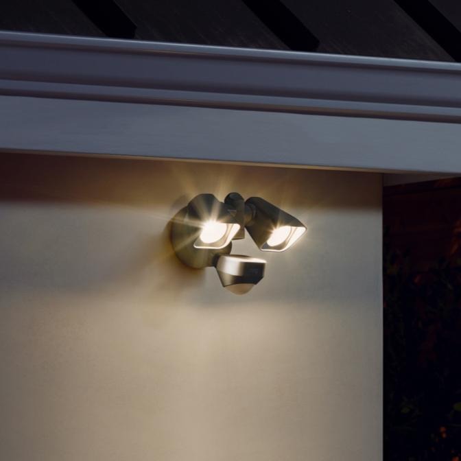 Smart Lighting Floodlight Wired + Bridge (2nd Gen)