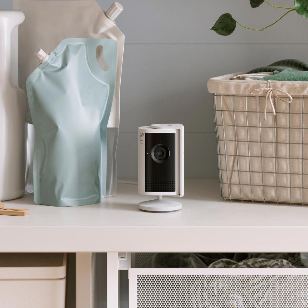 Indoor Cam Plus (Featuring Retinal 2K)
