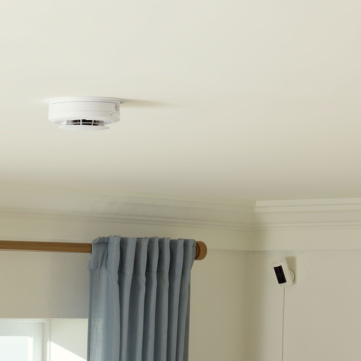 KIDDE Battery Smart Smoke & Carbon Monoxide Alarm + Indoor Cam (2nd Gen)