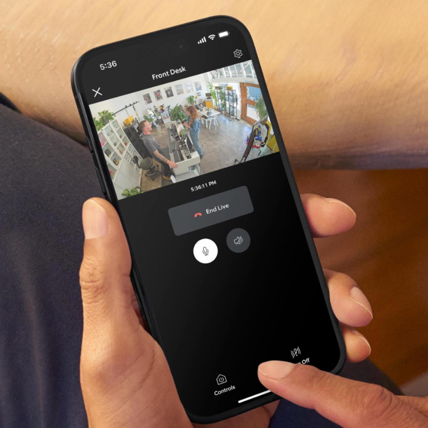 Retail Starter Kit (Plug-In) (Outdoor Cam Plus Plug-In + Pan-Tilt Indoor Cam)